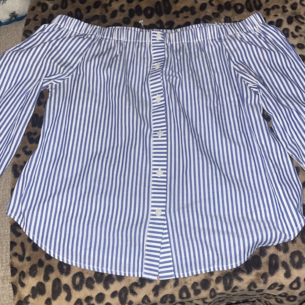 Off-Shoulder Top - Picture 3 of 8